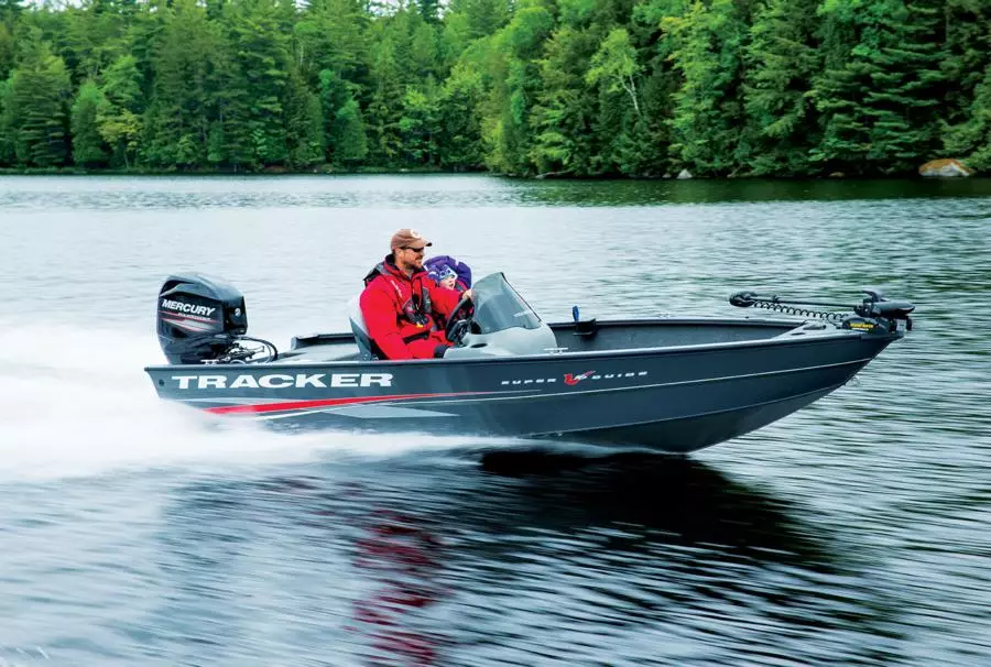 Eevelle Tracker Fishing Boat with Side Console